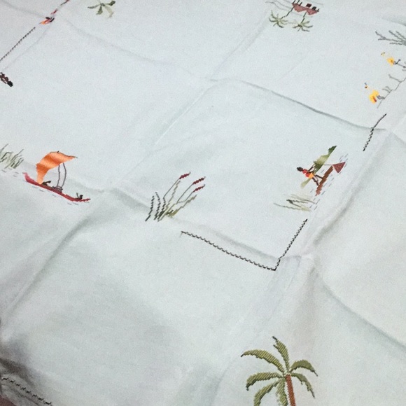 Vintage Embroidered Linen Table Cloth/Napkins 6pc - Picture 3 of 10